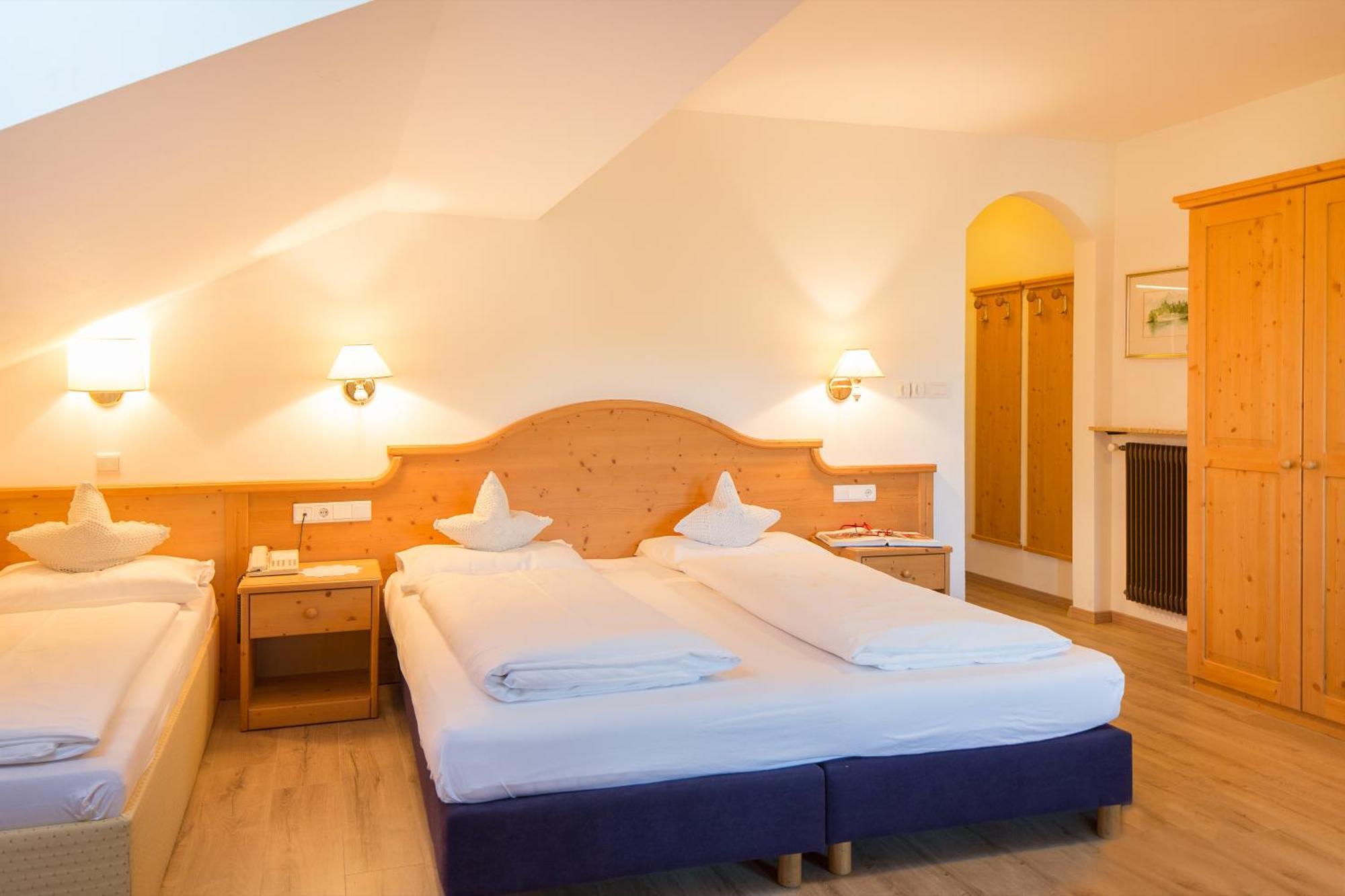 Hotel Krondlhof Brunico Chambre photo
